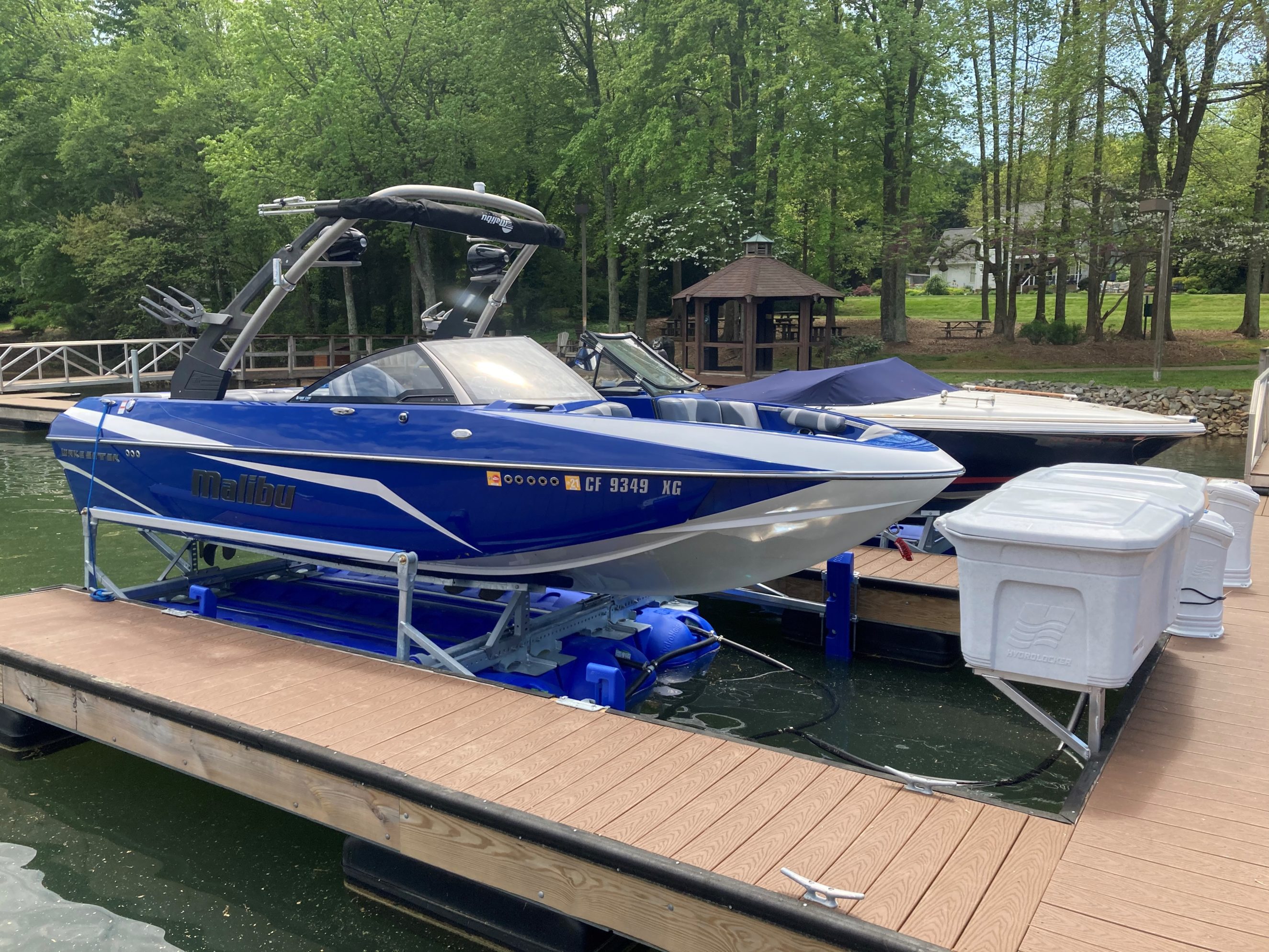 wakesetter on boat lift hydrohoist hydrolocker dock locker